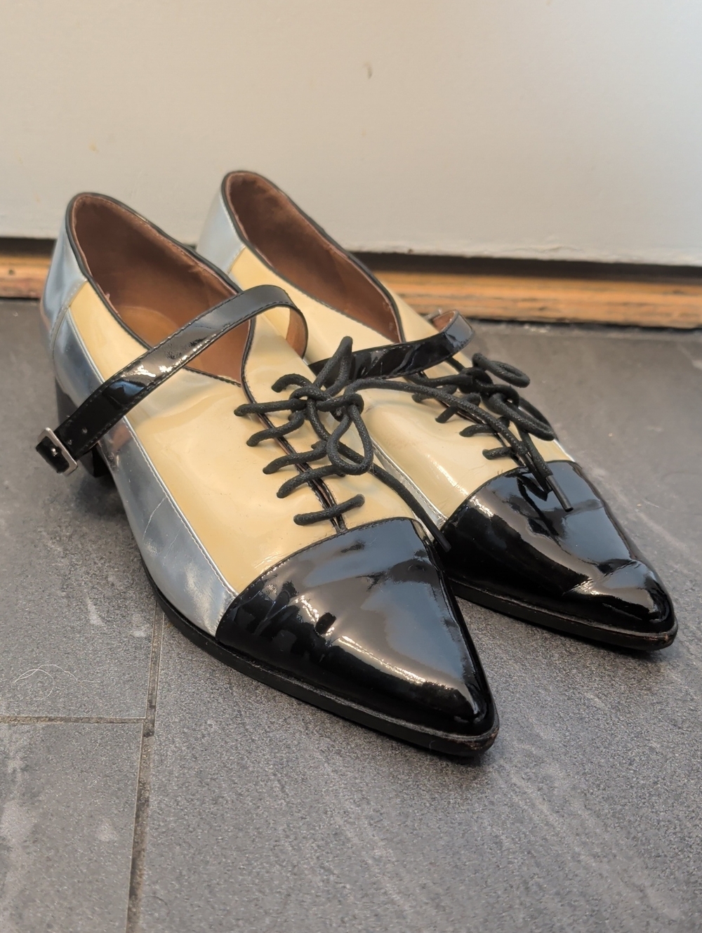 NWOT Jeffrey Campbell Ibiza Point Toe Lace Up Oxfords Black Cream Silver Size 8